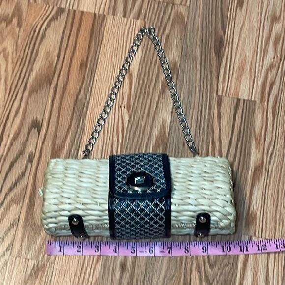 Woven Grass Handbag with Chain Strap, neutral, black, silver - Picture 3 of 6